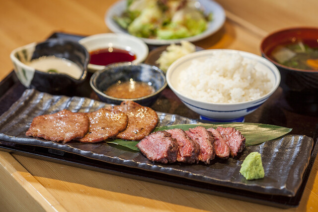 ランチメニュー 赤坂 金舌 きんたん 赤坂見附 牛料理 食べログ