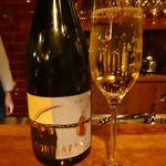 GRILL THE VOND - グラスで飲めるスパークリングワイン