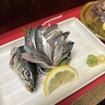 シ酉角刀牛 - 