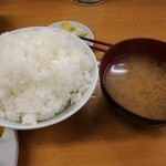 とんかつ山家 - ご飯、蜆の味噌汁