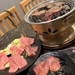 炭火焼肉 楽牛園 - 
