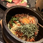 炭火焼肉 楽牛園 - 