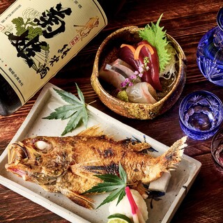 料理が引き立つ日本酒が勢揃い。希少なウイスキーや和サワーも