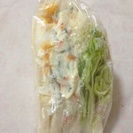 手造りサンドイッチ せと - ポテサラと野菜と卵（ゆで卵スライス）とキュウリのサンド