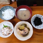 魚力 - ハーフ さばみそ煮 ハーフ あじなめろう定食（ごはん小盛り）