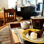 CAFE HARU - 店内綺麗でピアノもありお洒落♪