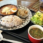 CAFE HARU - オニオンスープもサラダもバカうま(´﹃｀)