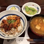 しづか - やきとり丼定食