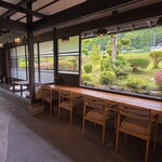 Beans cafe .miyama - このガラス戸は引き継いだ時からこうだったそうです　
レトロガラスが似合いすぎてる♡ 
上下がすりガラスっていいなぁ