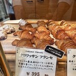 ブーランジェリー アンサンブル - 店内商品陳列