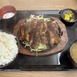 豚屋食堂 - 料理写真:温玉とんテキ定食 肉の1.5倍盛　ごはん大盛り