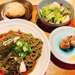 瓦そば すずめ - おそば、から揚げ、サラダ、おにぎり
