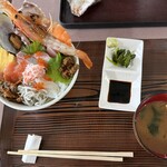 海鮮丼＆浜焼市場 海太郎 - 