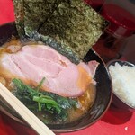 横浜ラーメン斎藤家 - 料理写真: