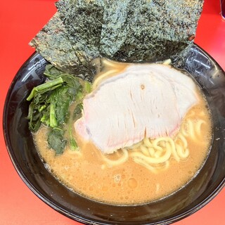 横浜家系ラーメン 宮里家_1
