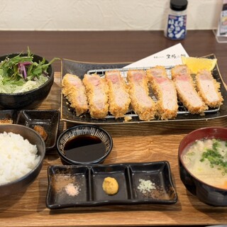 黒豚の館_1