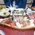 民宿まぐさ - 舟盛りは特注ではありません。