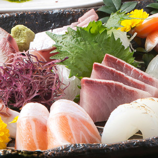 鮮魚の刺身盛り合わせ（仕入れにより内容は異なります）