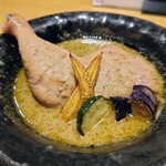 丸鶏料理と濃厚水炊き鍋 鳥肌 - 