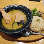 丸鶏料理と濃厚水炊き鍋 鳥肌 - 