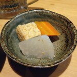 丸鶏料理と濃厚水炊き鍋 鳥肌 - 