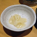 丸鶏料理と濃厚水炊き鍋 鳥肌 - 