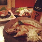 味彩 中々 - 魚の煮付け・チキン南蛮・サーモンのお刺身