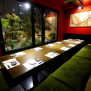 [Completely private room] Have a banquet while looking out at the garden.