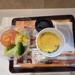 ゼッテリア - 料理写真:サラダ、コーンスープ