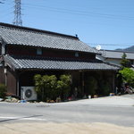 Sanuki Ramen Hamano - 年期の入った建物