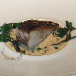 【魚】　　　　　　　　サワラのポワレ
          ドライベルモットとフレッシュハーブの爽やかなソース