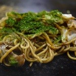 お好み焼き 一休 - 太麺の濃い味でお願いした。