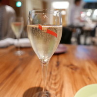 キハチ 青山本店 - スパークリングで乾杯！