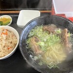 沖縄そば屋 - 