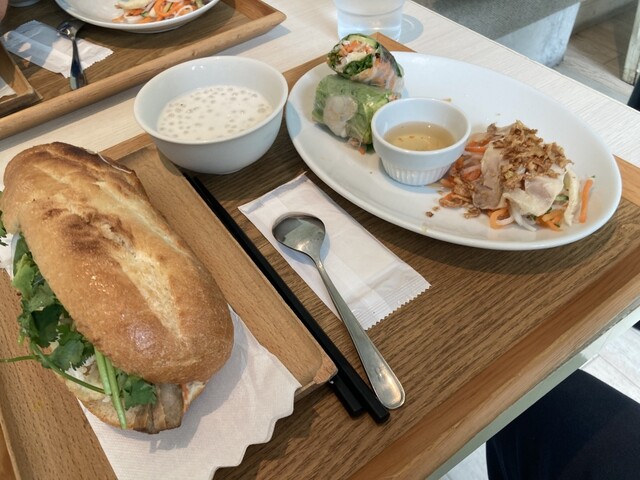 バインミー シンチャオ 日本橋店 - 三越前/バインミー | 食べログ