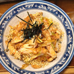 長町ラーメン - 2015年4月1日
      半チャーシュー丼324円（税込）に価格改定しました。