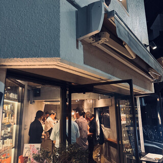 BON BON WINE STAND_2