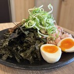 つけ麺本舗 辛部 - 海苔側
