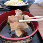 安藤製麺 - 具は豚バラ肉と長ねぎのみ。