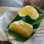 笹外郎屋 - 甘夏ピールの粒々が入ってます