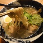 一新 - 丸いうどんのような麺でした