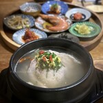 韓味一 朴邸 - 韓味一 朝邸(1,980円)
参鶏湯
韓国鉄鍋ご飯
パンチャン8種盛り
(カンジャウセウ付き)
生卵
【参鶏湯以外はお代わり自由】