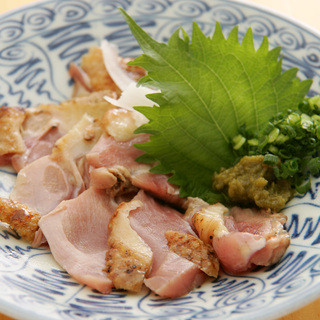 焼酎にピッタリ！宮崎地鶏のタタキなど、肉料理も豊富