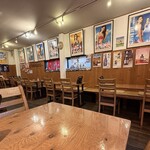 沖縄料理・本場泡盛 かりゆし - 店内