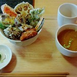 自然食カフェ＆レストラン おひさま - 野菜天丼味噌汁つき！600円なり！