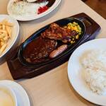 ガスト - 料理写真:ミックスグリルほか