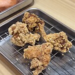 餃子のかっちゃん - 先出し 唐揚げ