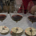 ENOTECA LA FORTEZZA - グラスにラベルをつけてくれるので分かりやすい。でも、もうちょっと欲しい。