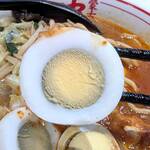蒙古タンメン中本 - 枠が緑の黄身