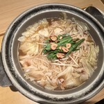 麺匠の心つくし つるとんたん - もつ煮込みのおうどん　1,830円